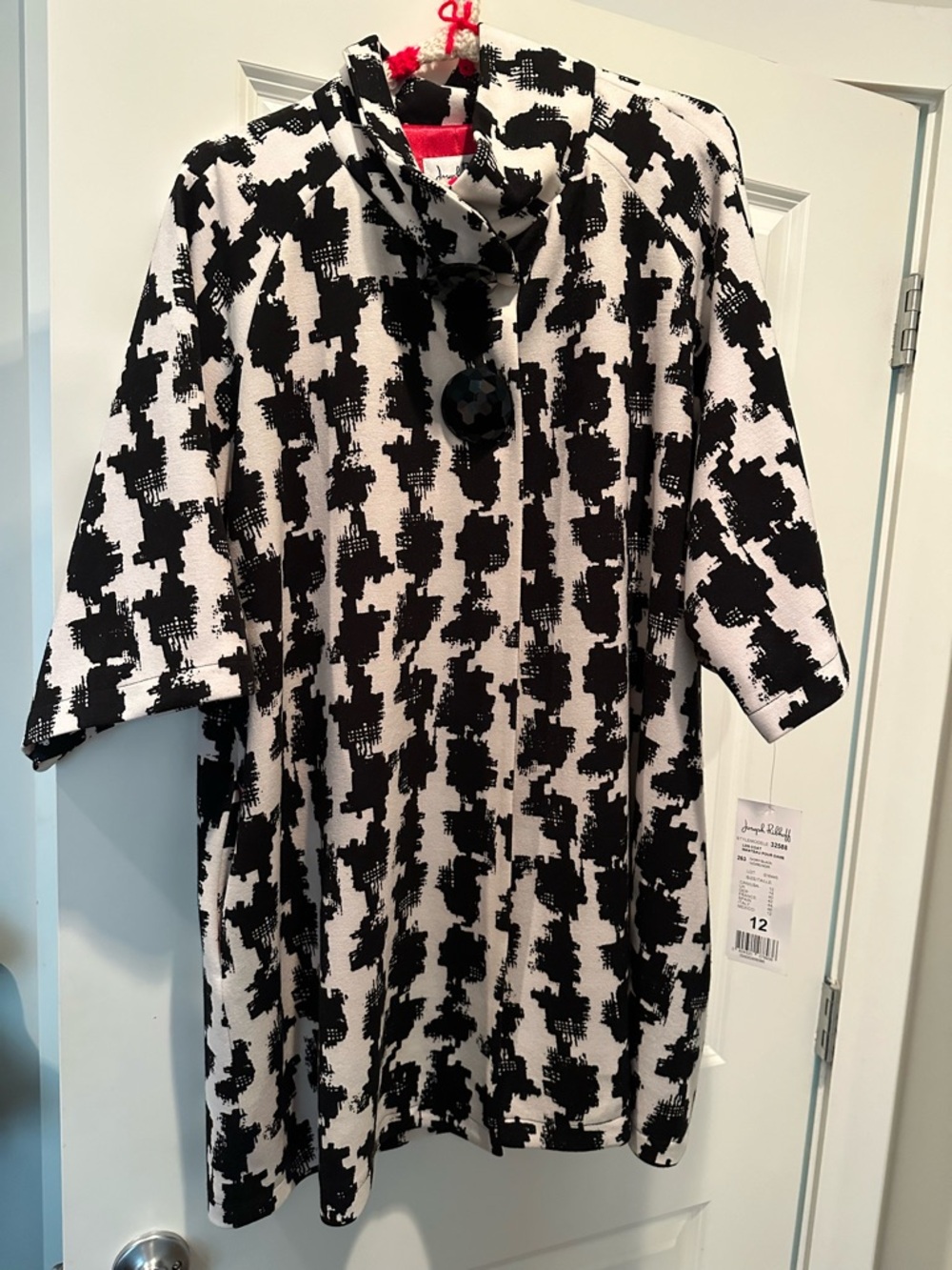 NEW Joseph Ribkoff Black and White Graphic Jacquard Abstract Coat size 12